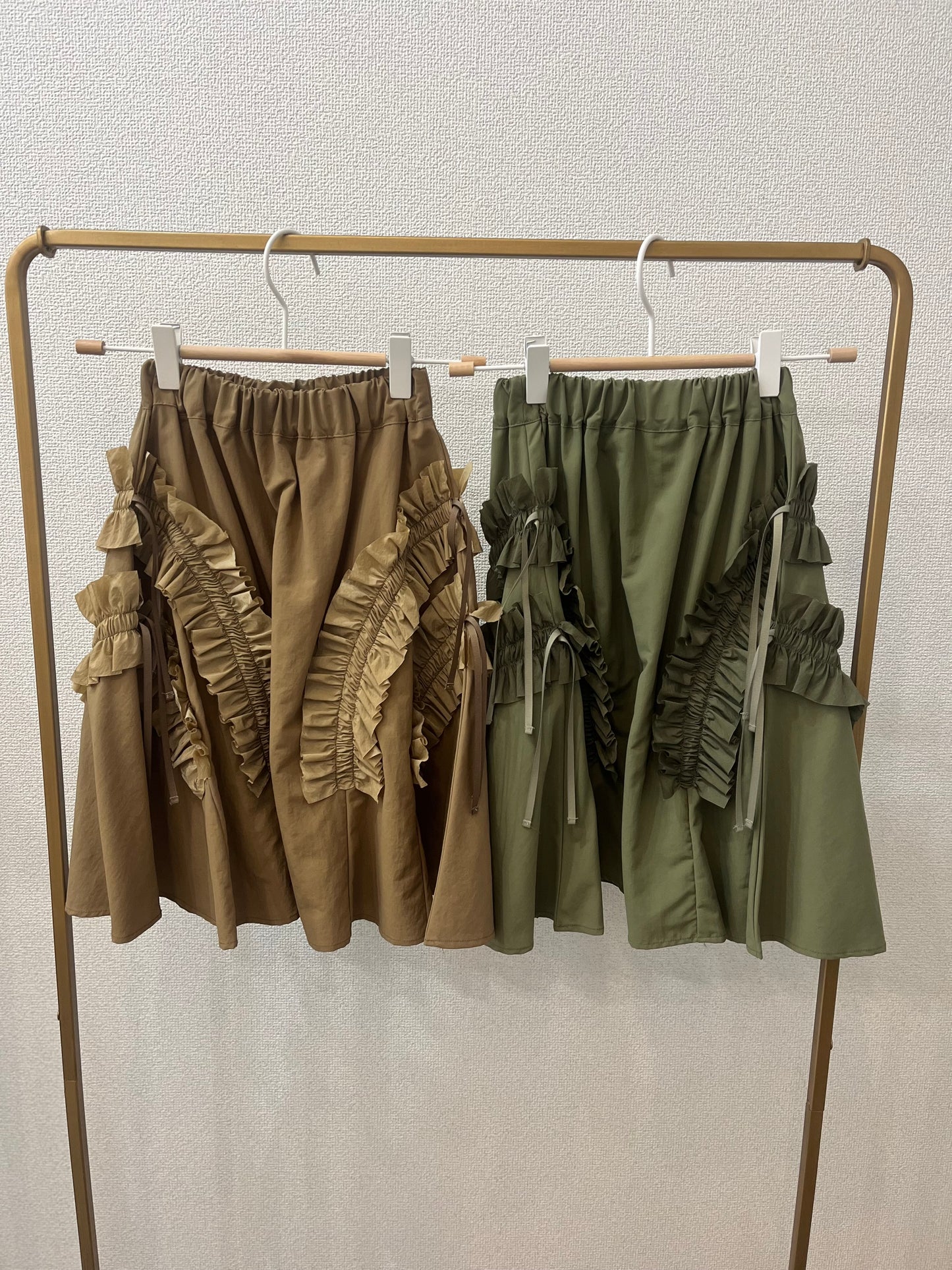 ドローストリングフリルスカート