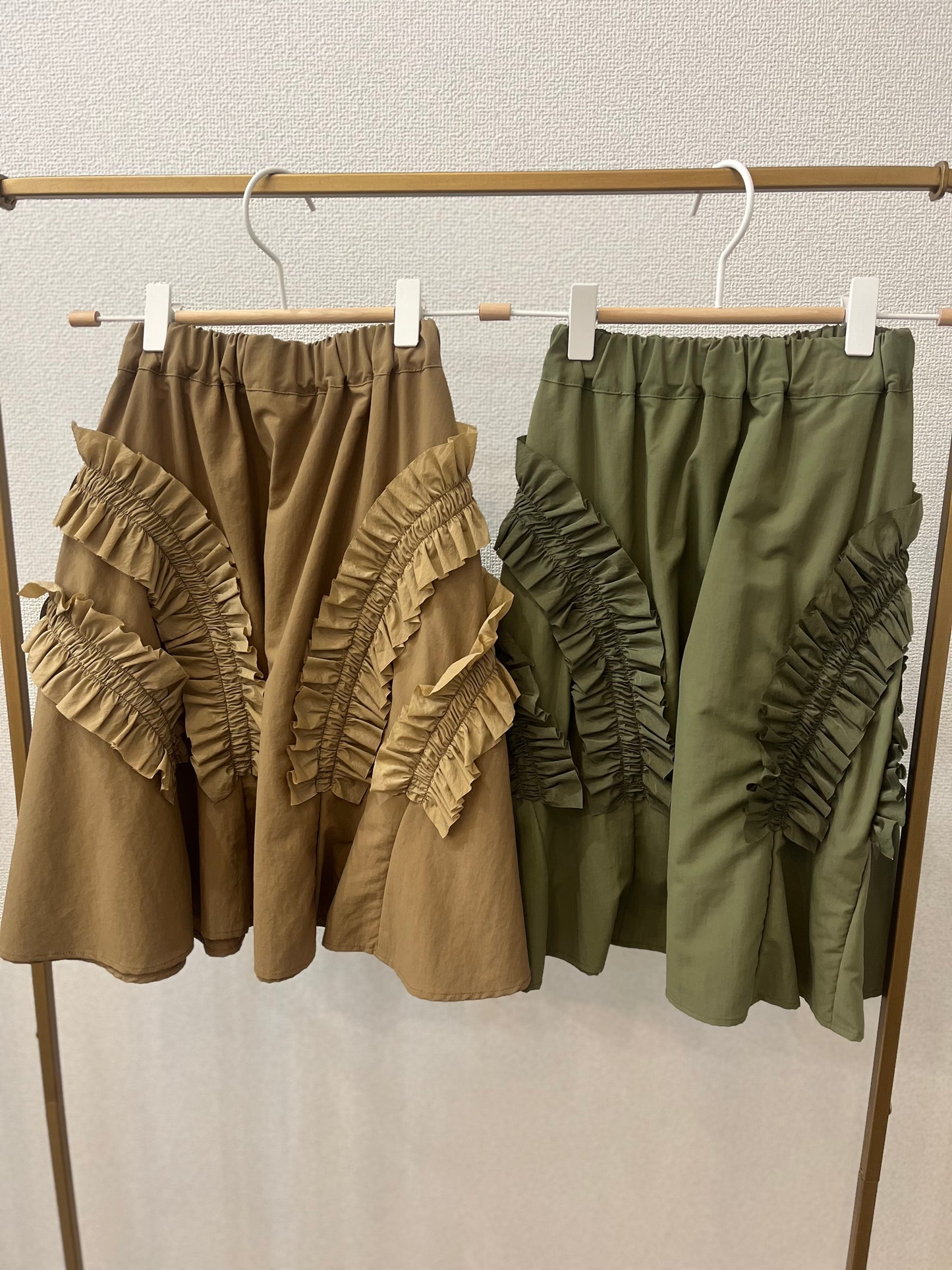 ドローストリングフリルスカート