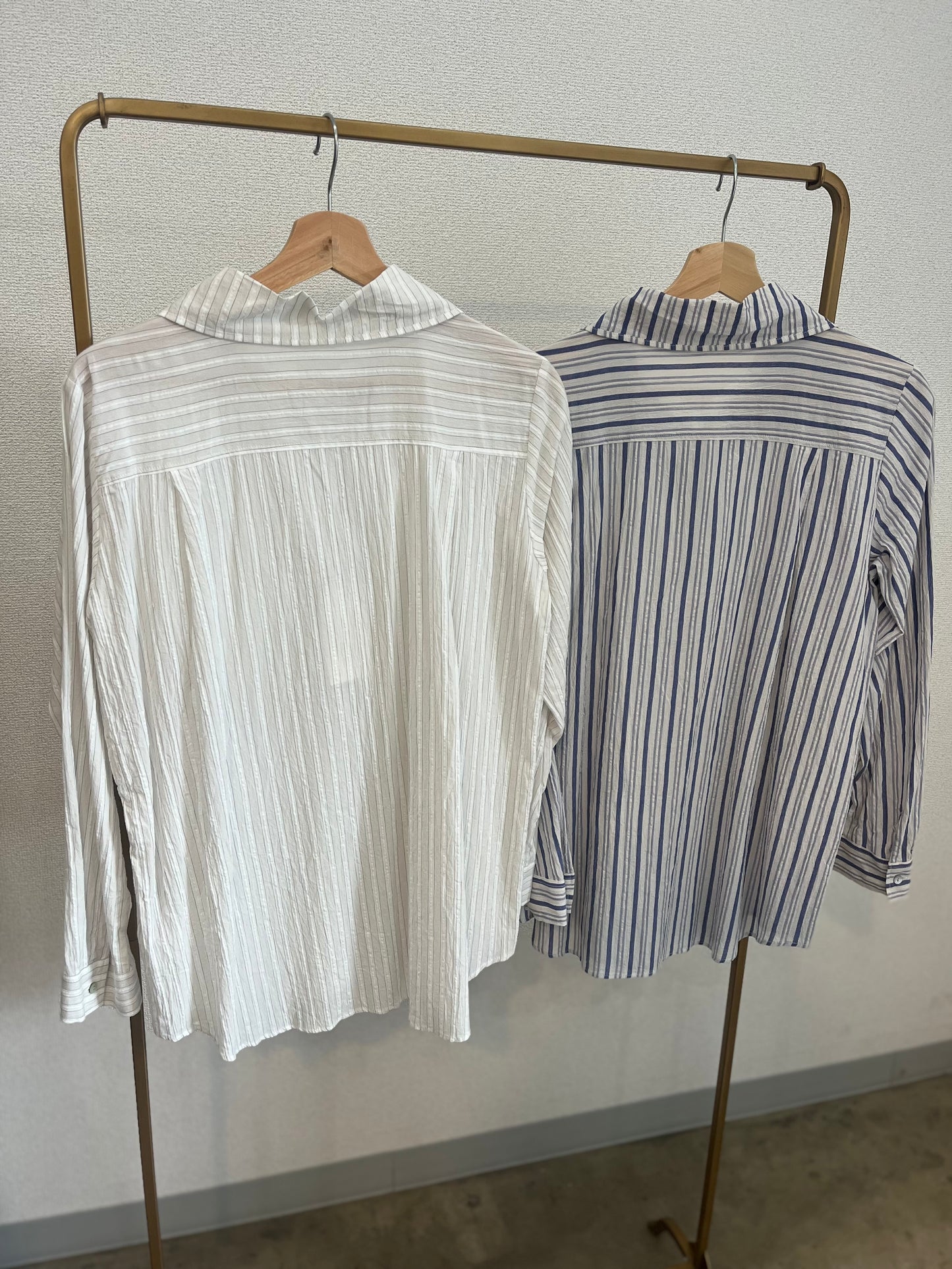 ストライプスタンドシャツ